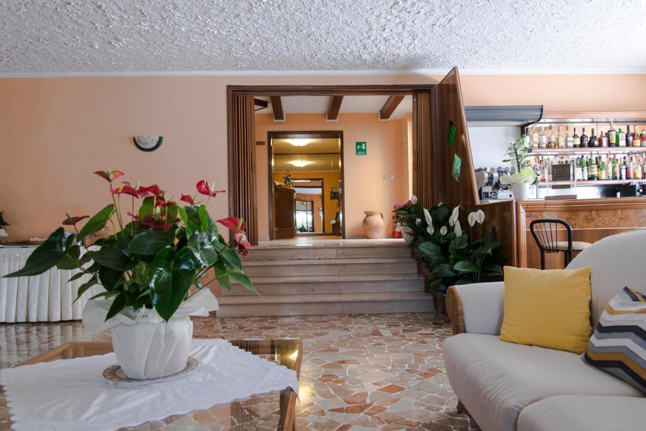 Hotel Rosa Del Tirreno Quercianella Zewnętrze zdjęcie