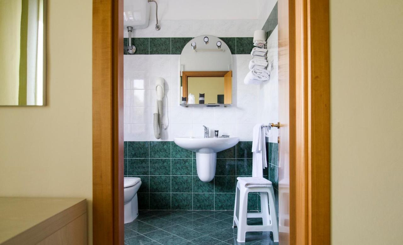 Hotel Rosa Del Tirreno Quercianella Zewnętrze zdjęcie