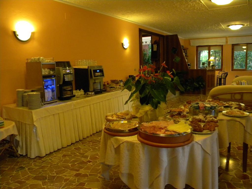 Hotel Rosa Del Tirreno Quercianella Zewnętrze zdjęcie