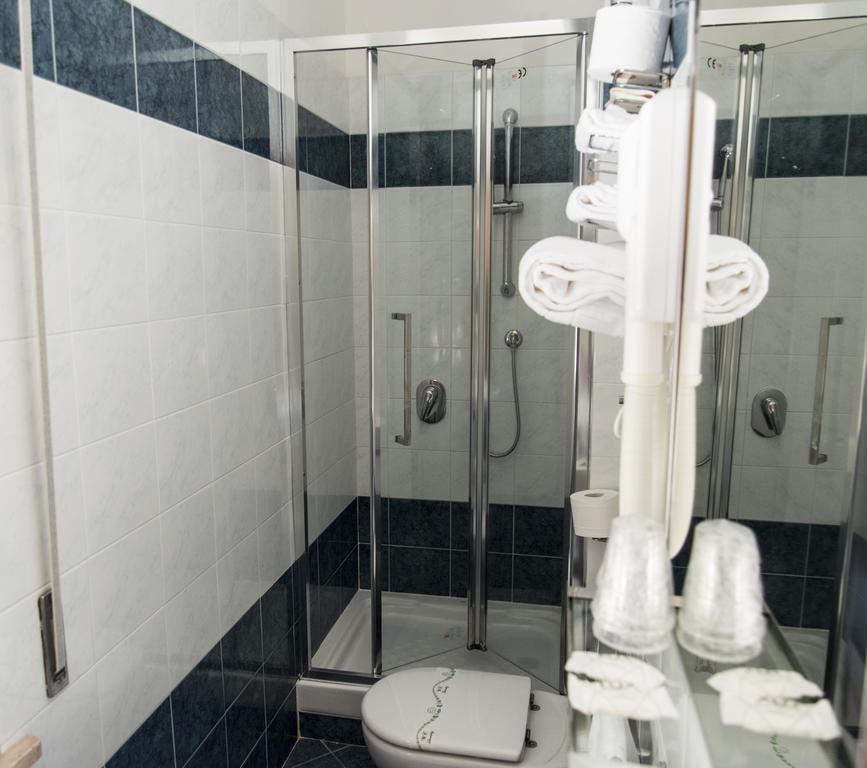 Hotel Rosa Del Tirreno Quercianella Zewnętrze zdjęcie