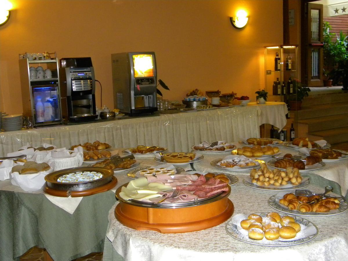 Hotel Rosa Del Tirreno Quercianella Zewnętrze zdjęcie