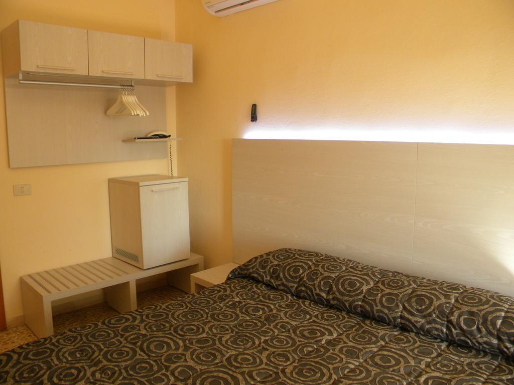Hotel Rosa Del Tirreno Quercianella Pokój zdjęcie